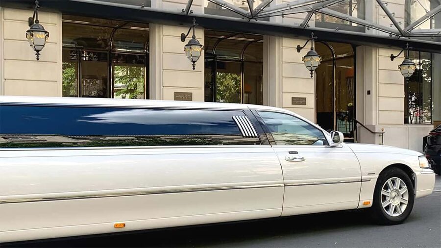 Paris: Romantic Limousine Tour - What this Paris limousine experience is really about