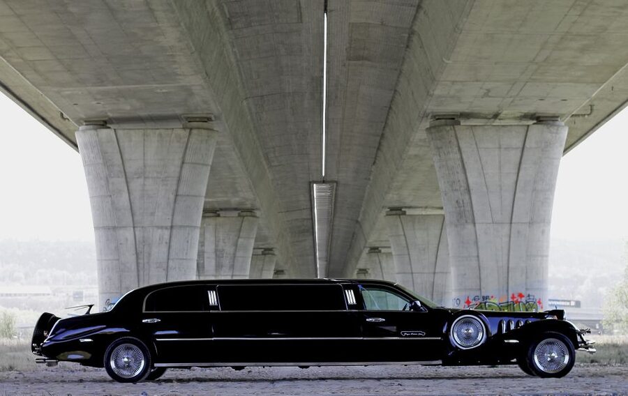 Prague: 1-Hour Vintage Limousine Rental - When the price is worth it