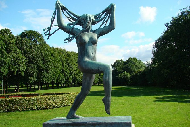 Private 5-hrs Oslo Exclusive Driverguide Luxury Limo/Van-Tour incl Museums - Akerselva, Street Art, and Honse-Lovisas Hus