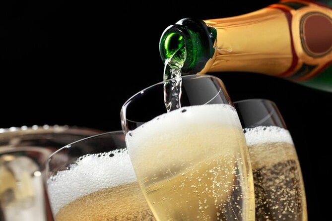 Private Arrival Transfer: From LAS Airport by SUV or Luxury Limo - The short ride into Las Vegas