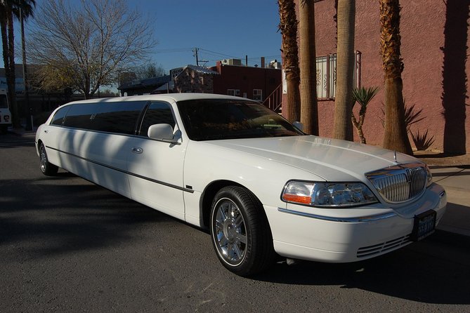 Private Las Vegas Airport to Hotel Luxury Limousine Transfer - The Las Vegas Boulevard ride