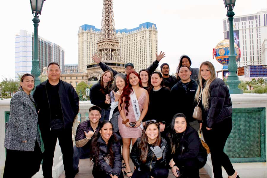 Private Limo 2.5hr Tour of Vegas with Champagne - Booking details worth checking first