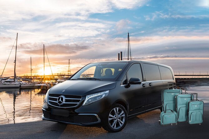 Private Limo Transfer From ATH Airport To Athens/Pireaus/Suburbs - The roughly 45-minute ride into Athens