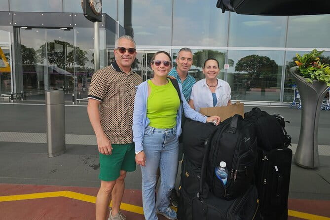 Private Limousine Service in Singapore - The Terminal 3 meeting point and first contact