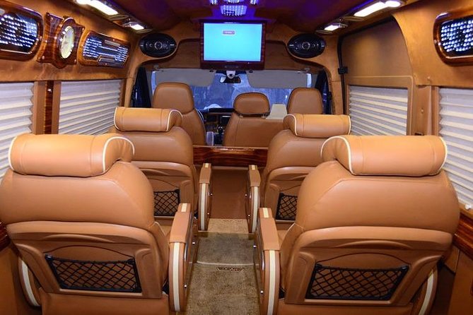 Private Transfers Hanoi <=> Halong One Way by Limousine Vehicles - Arriving at Halong harbor or your hotel