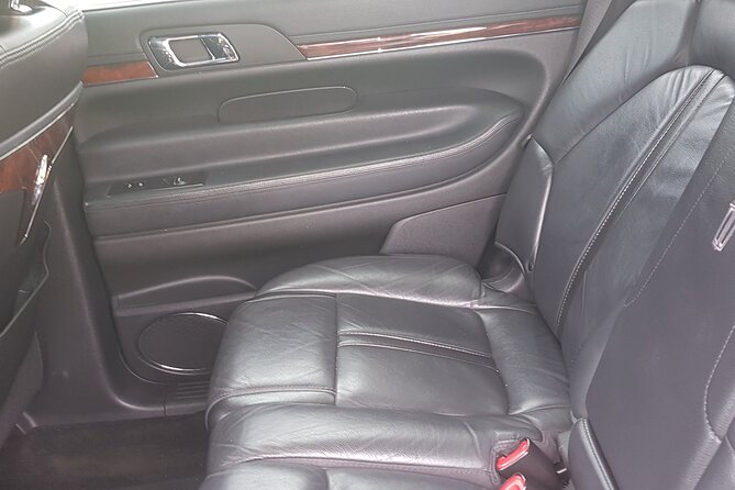 Round trip Airport Private Transfer (Nassau Limousine) - Arriving at Nassau Airport Without the Taxi Shuffle