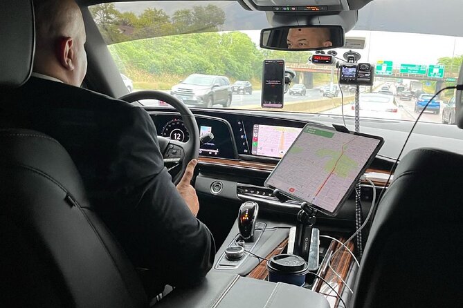 Royal Limo Services - Chicago Executive Limo Service - The One-Hour Pickup Process