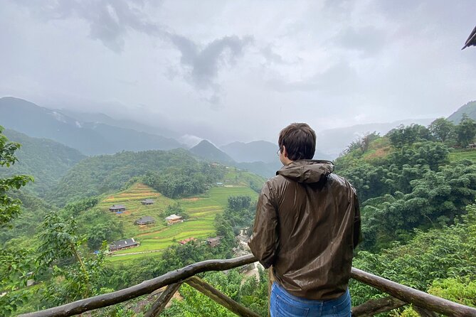 Sapa 3D2N Homestay and Hotel Experience by Limousine Bus - Walking through Muong Hoa Valley
