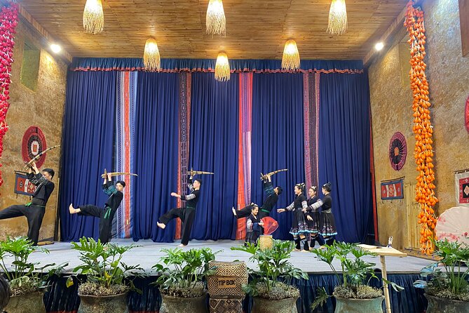 Sapa 3D2N Homestay and Hotel Experience by Limousine Bus - A night in Ta Van village