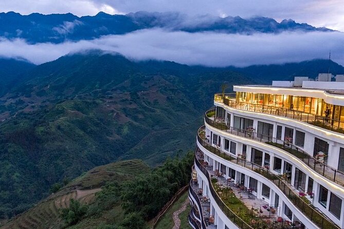 Sapa Trek 2days/1night -HOTEL 5 STAR-From Hanoi by Limousine Van - The long road from Hanoi to Sapa