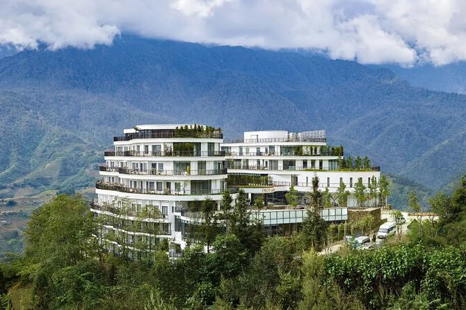 Sapa Trek 2days/1night -HOTEL 5 STAR-From Hanoi by Limousine Van - Ta Van and the Dzay village setting