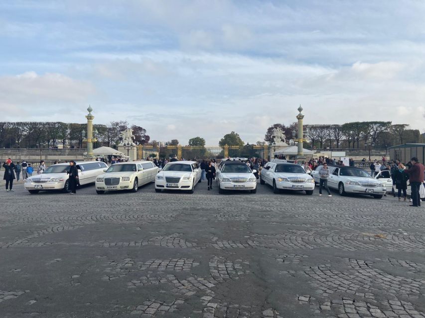Tour of Paris by limousine by day or night. - Arc de Triomphe, Notre-Dame, and the major monuments