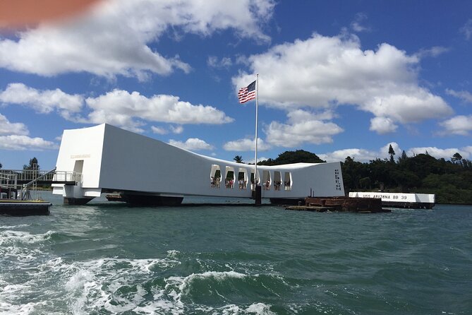 USS Arizona Memorial & The "Mighty MO" #1 Limousine Private Tour - A private start from Honolulu at 9 a.m.