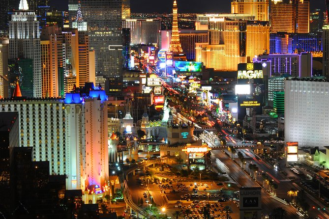 Vegas Secrets: Bars, Shopping, Limo and Dining Experience - Key points at a glance