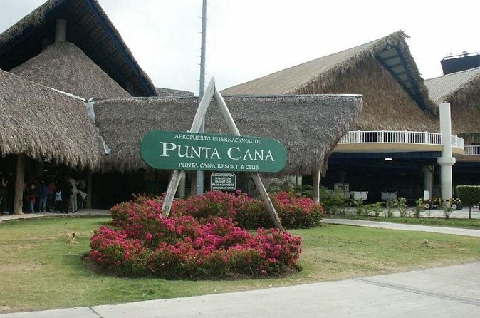 VIP LIMO Transfer Punta Cana Airport- Bavaro Hotels Round Trip - Leaving Punta Cana Airport without the usual hassle